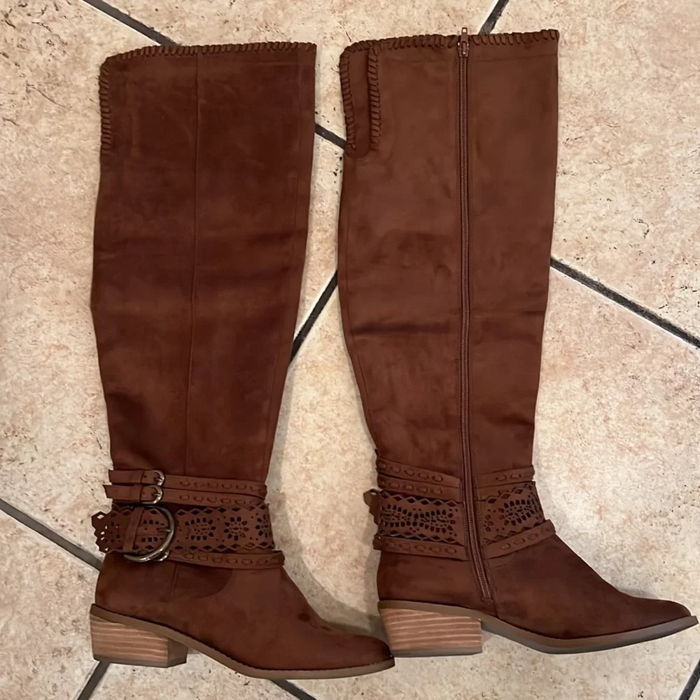 N/A boots worn